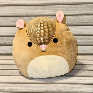Thompson the Armadillo Squishmallow 8 inch- NWOT